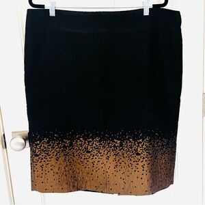 GORGEOUS ANN TAYLOR PENCIL SKIRT WITH ELEGANT HEM DETAIL